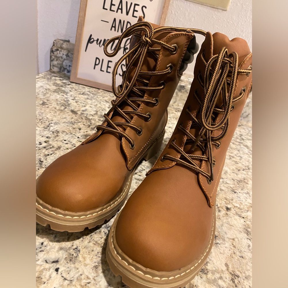 Forever brown laced boots